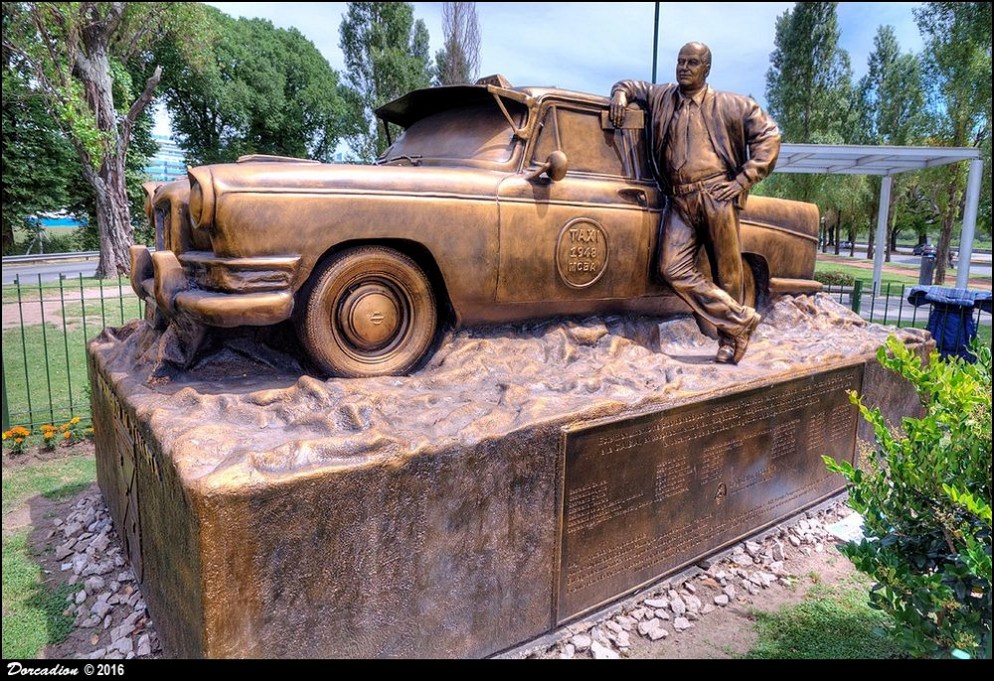 monumento-al-taxista-46
